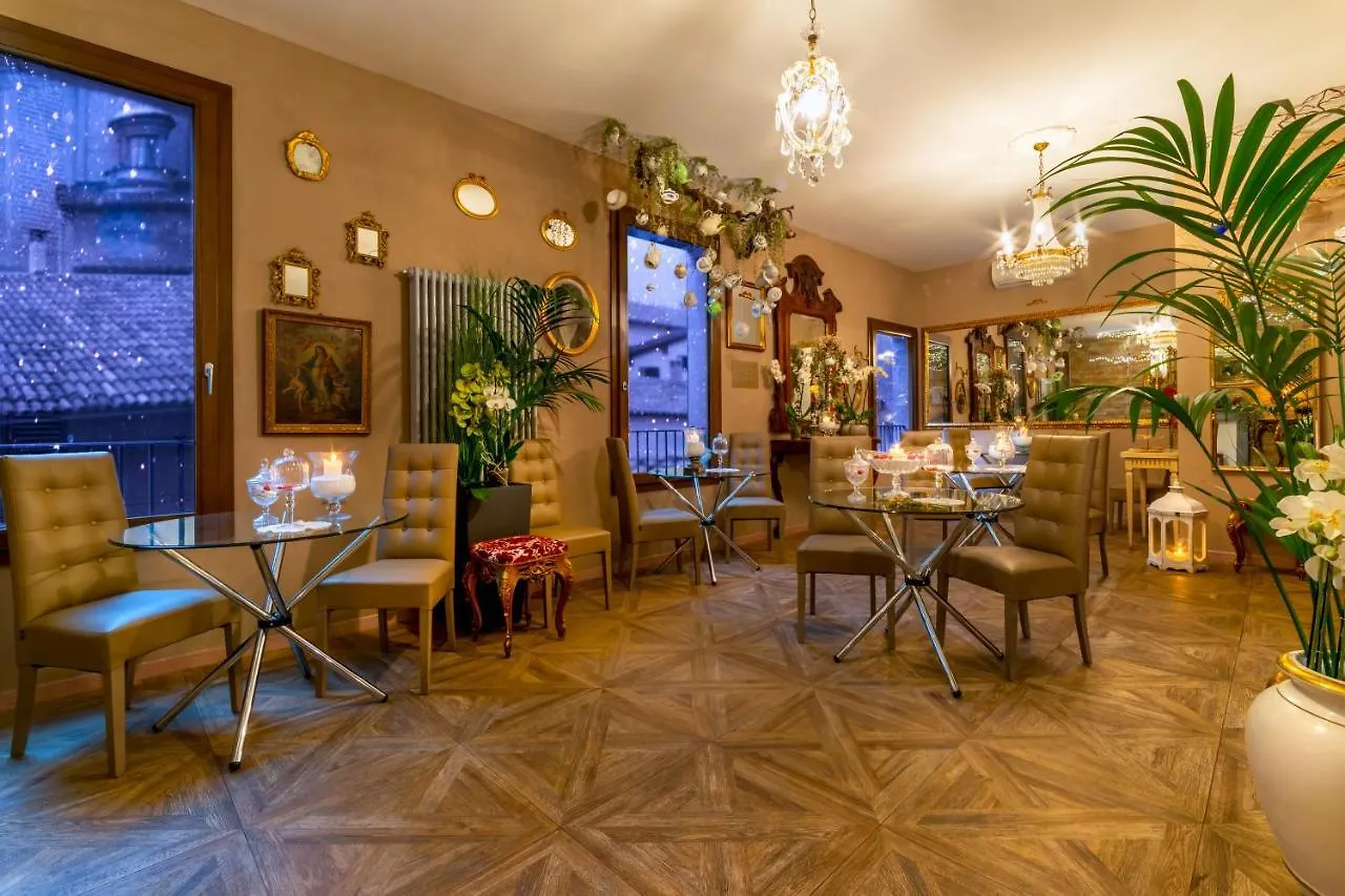 051 Room & Breakfast Bologna 5*,  Italien